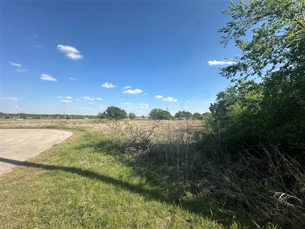 320 E Tomlinson Street Florence, TX 76527