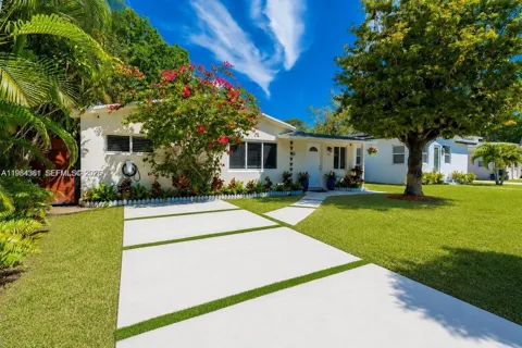 222 SW 7th St