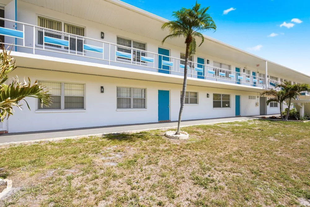 2011 58TH AVENUE #5 St Petersburg, FL 33714