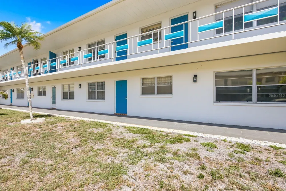2011 58TH AVENUE #5 St Petersburg, FL 33714