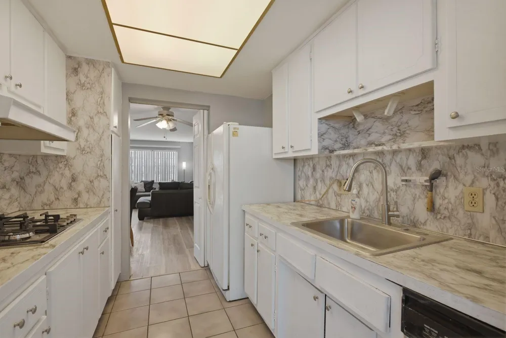 2011 58TH AVENUE #5 St Petersburg, FL 33714