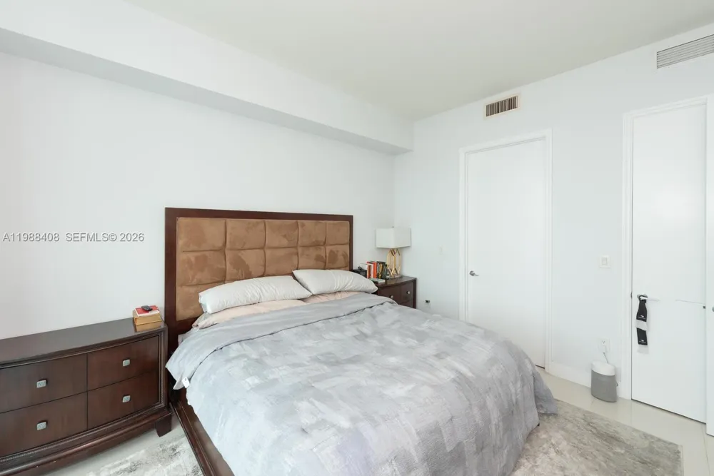 55 SE 6th St #4200 Miami, FL 33131