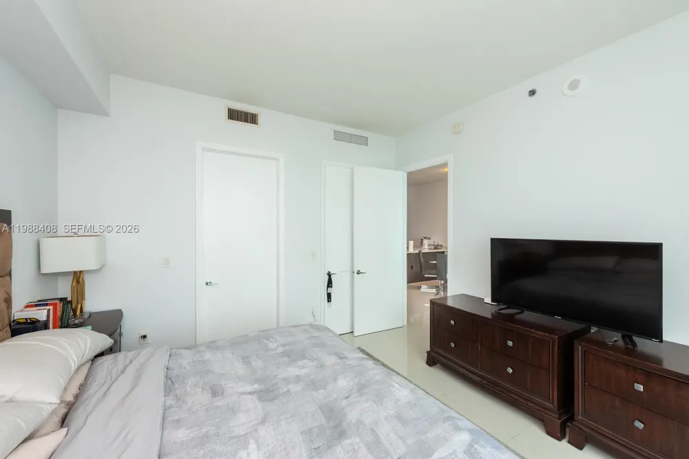 55 SE 6th St #4200 Miami, FL 33131