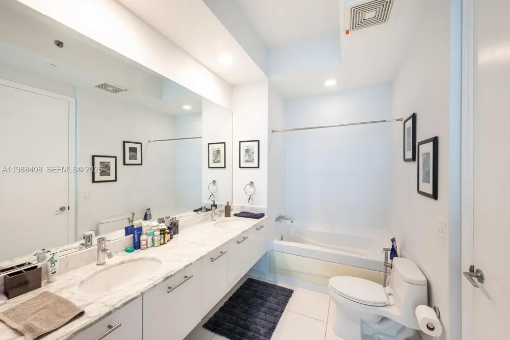 55 SE 6th St #4200 Miami, FL 33131