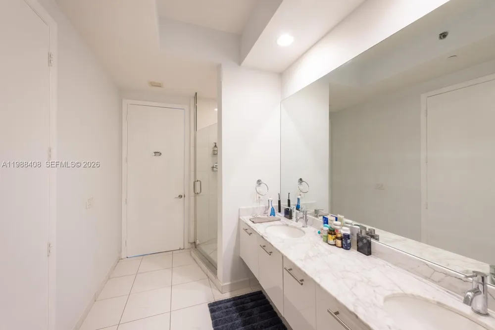 55 SE 6th St #4200 Miami, FL 33131