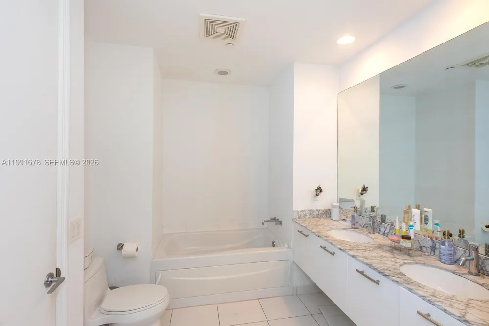 55 SE 6th St #4308 Miami, FL 33131