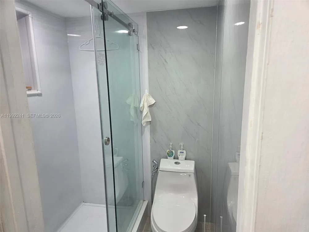 6580 W Flagler St #101 Miami, FL 33144