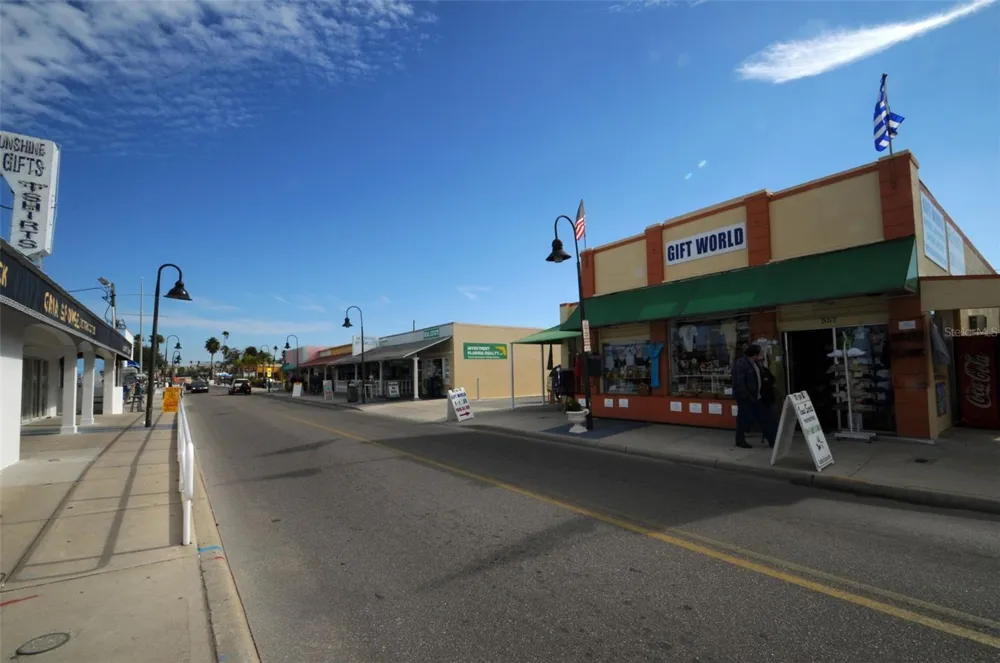 GROSSE AVENUE Tarpon Springs, FL 34689
