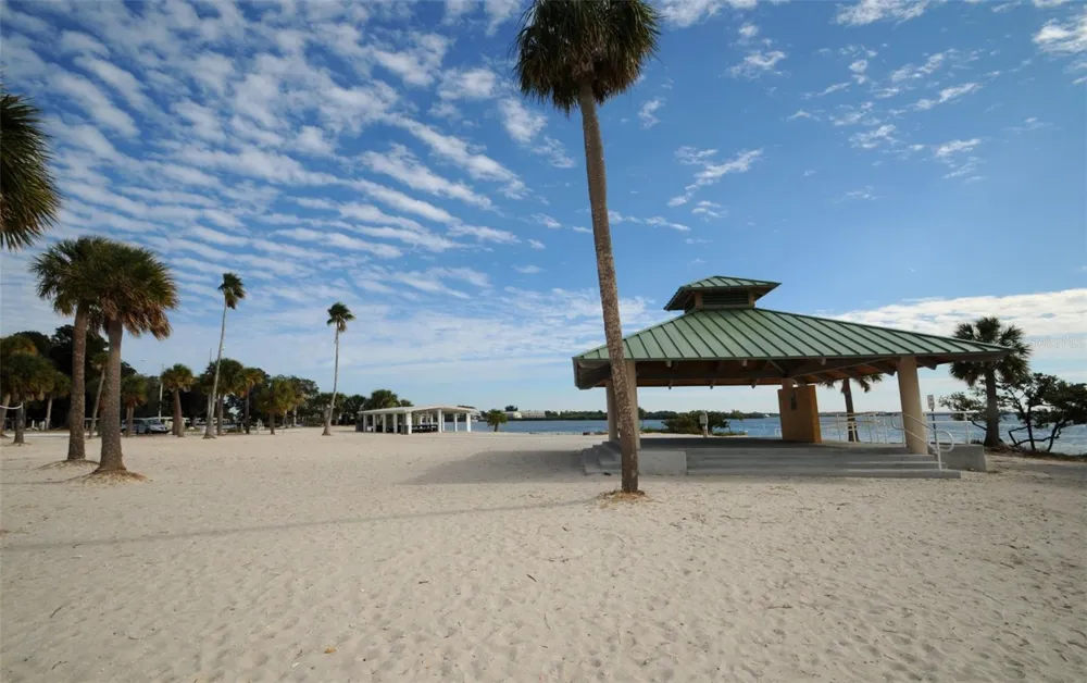 GROSSE AVENUE Tarpon Springs, FL 34689