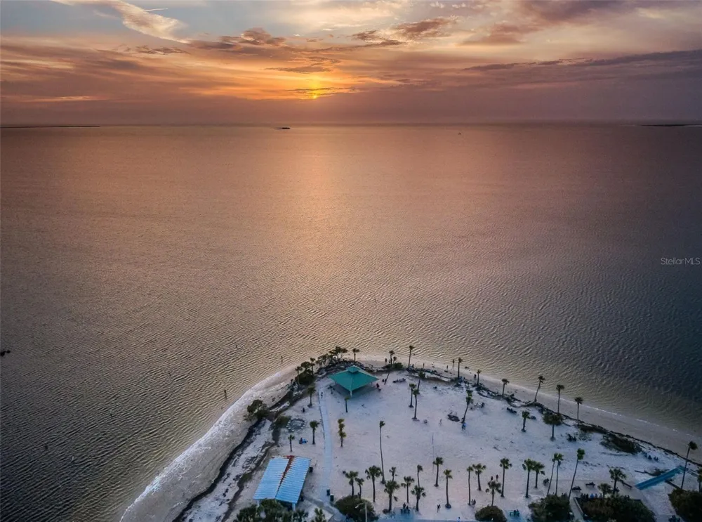 GROSSE AVENUE Tarpon Springs, FL 34689
