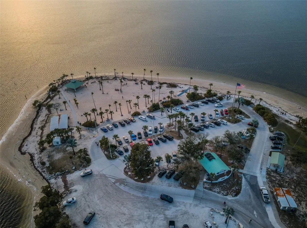 GROSSE AVENUE Tarpon Springs, FL 34689