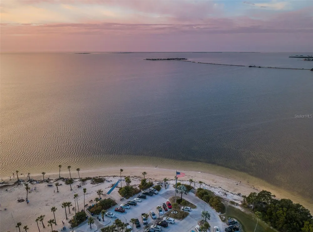 GROSSE AVENUE Tarpon Springs, FL 34689