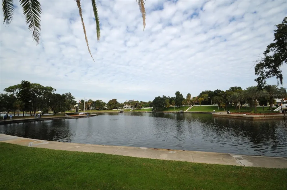 GROSSE AVENUE Tarpon Springs, FL 34689