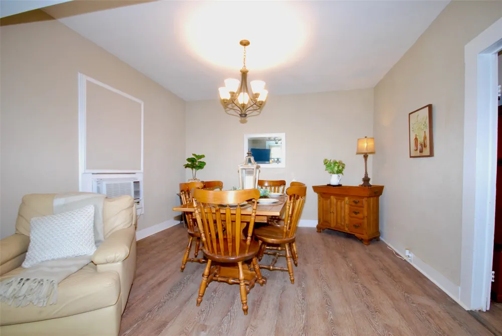 125 W Wallace Street Gonzales, TX 78629