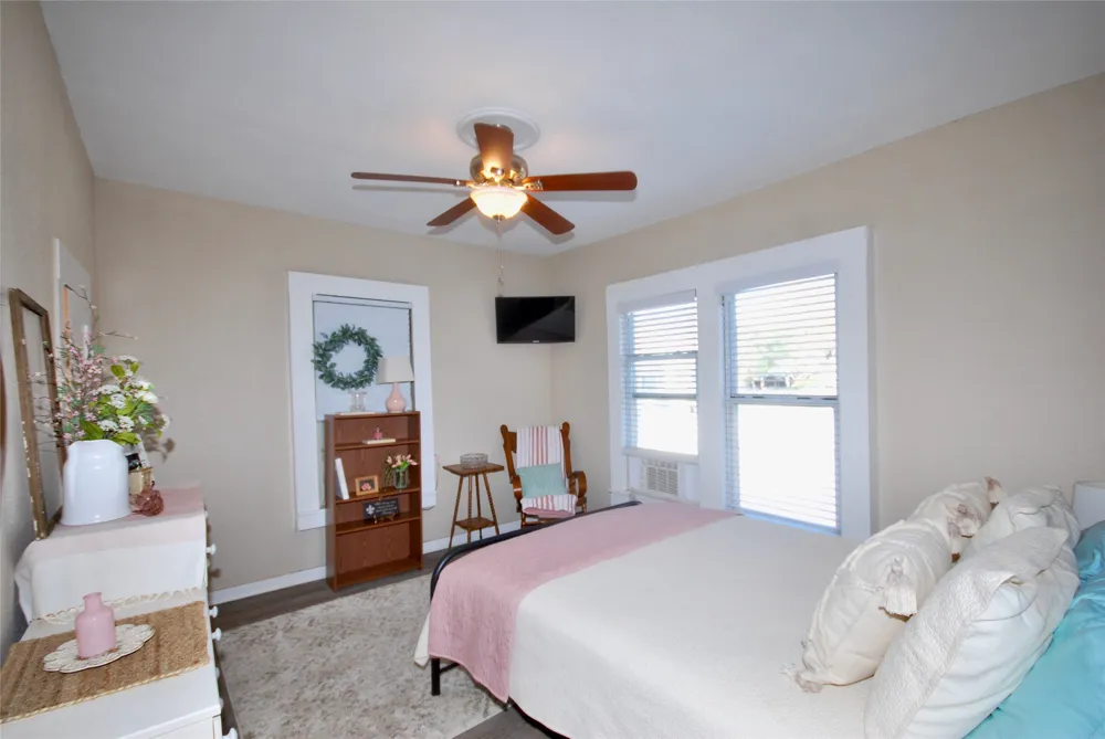 125 W Wallace Street Gonzales, TX 78629