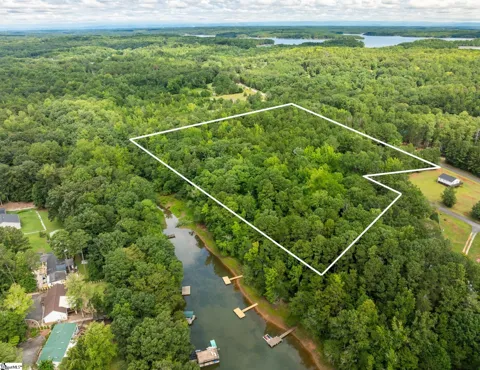 00 Pinetree Road
