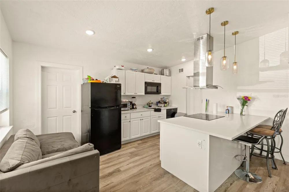 4821 ELFRIDA AVENUE Sarasota, FL 34235