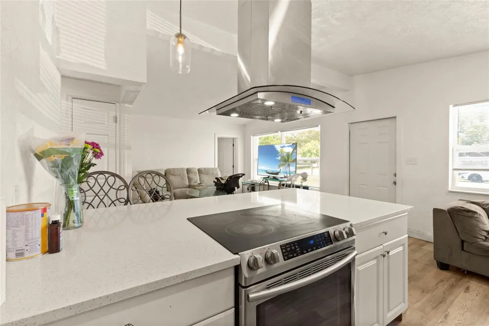 4821 ELFRIDA AVENUE Sarasota, FL 34235