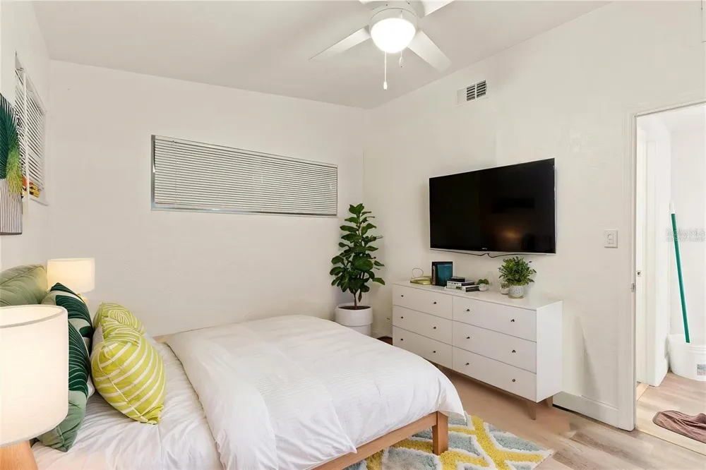 4821 ELFRIDA AVENUE Sarasota, FL 34235