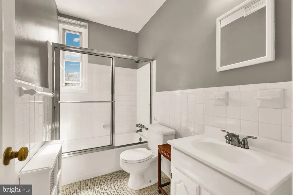 323 MARYLAND AVENUE NE Washington, DC 20002