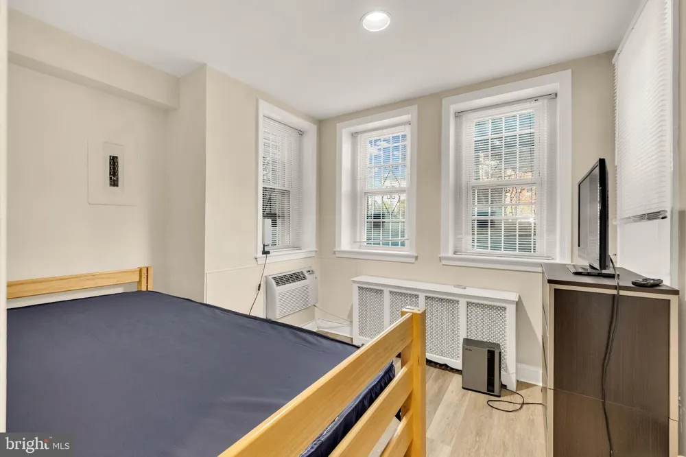 323 MARYLAND AVENUE NE Washington, DC 20002