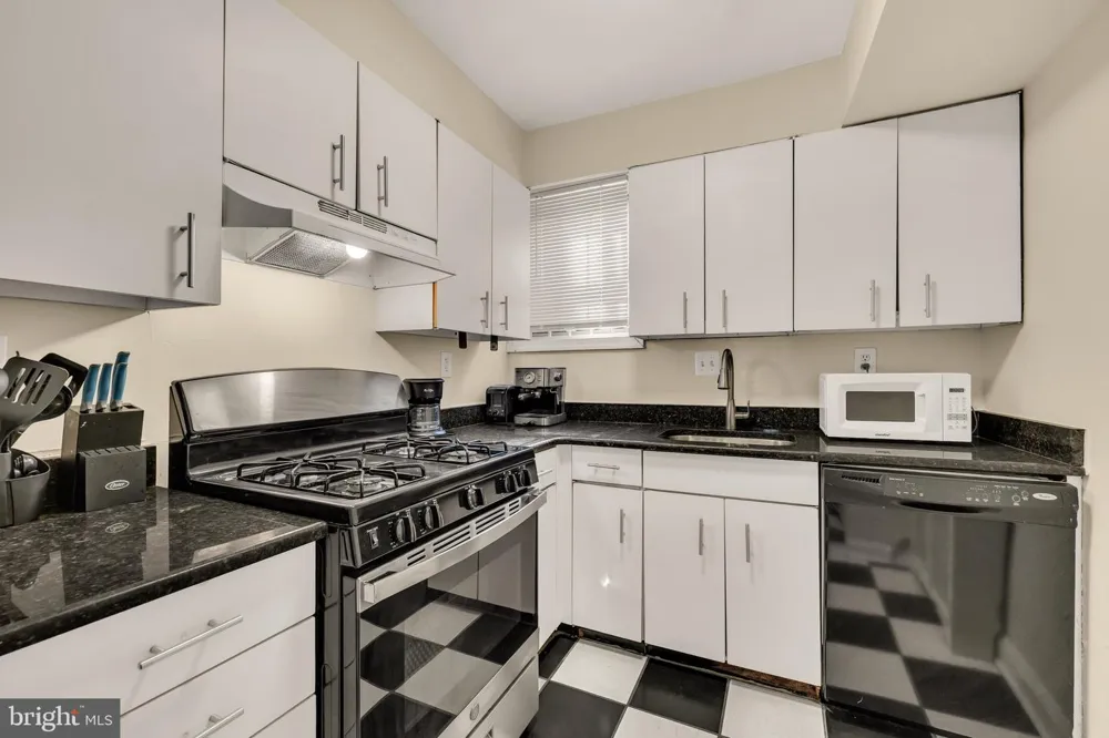 323 MARYLAND AVENUE NE Washington, DC 20002
