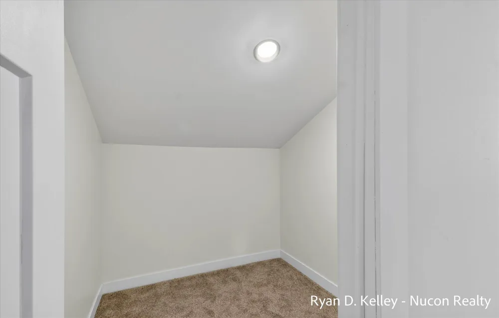 8411 Peninsula Drive W Morton Township, MI 49346