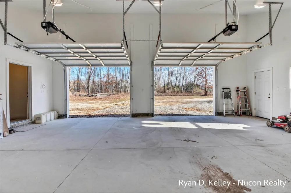 8411 Peninsula Drive W Morton Township, MI 49346