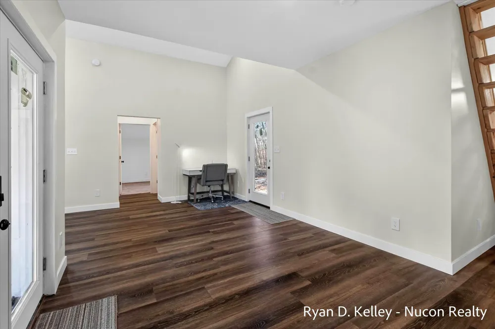 8411 Peninsula Drive W Morton Township, MI 49346