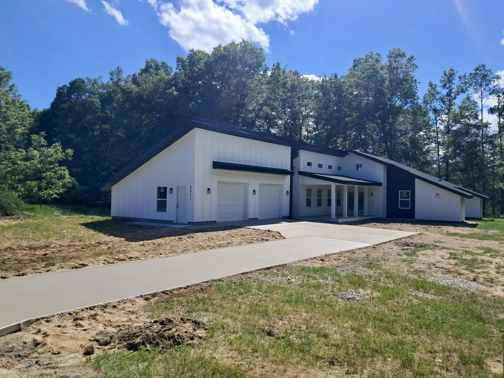 8411 Peninsula Drive W Morton Township, MI 49346