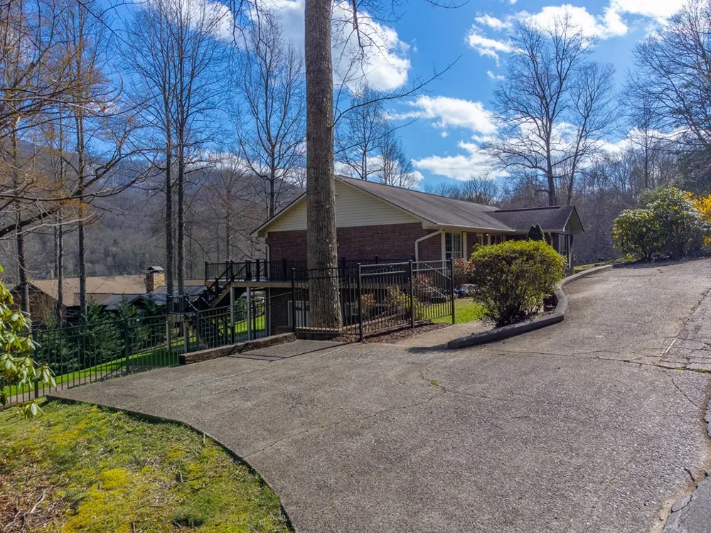 Sweeten Creek Road Robbinsville, NC 28771