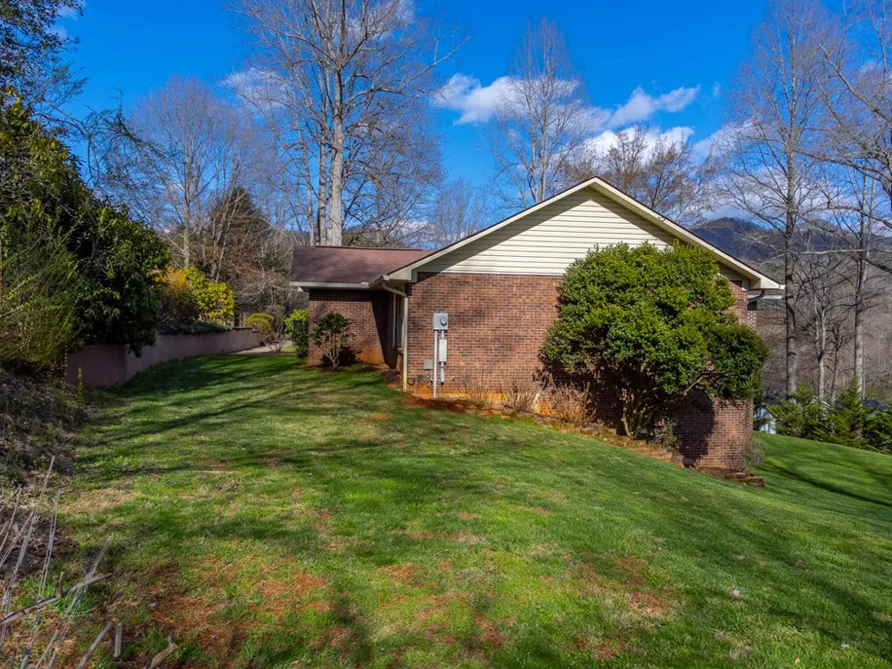 Sweeten Creek Road Robbinsville, NC 28771