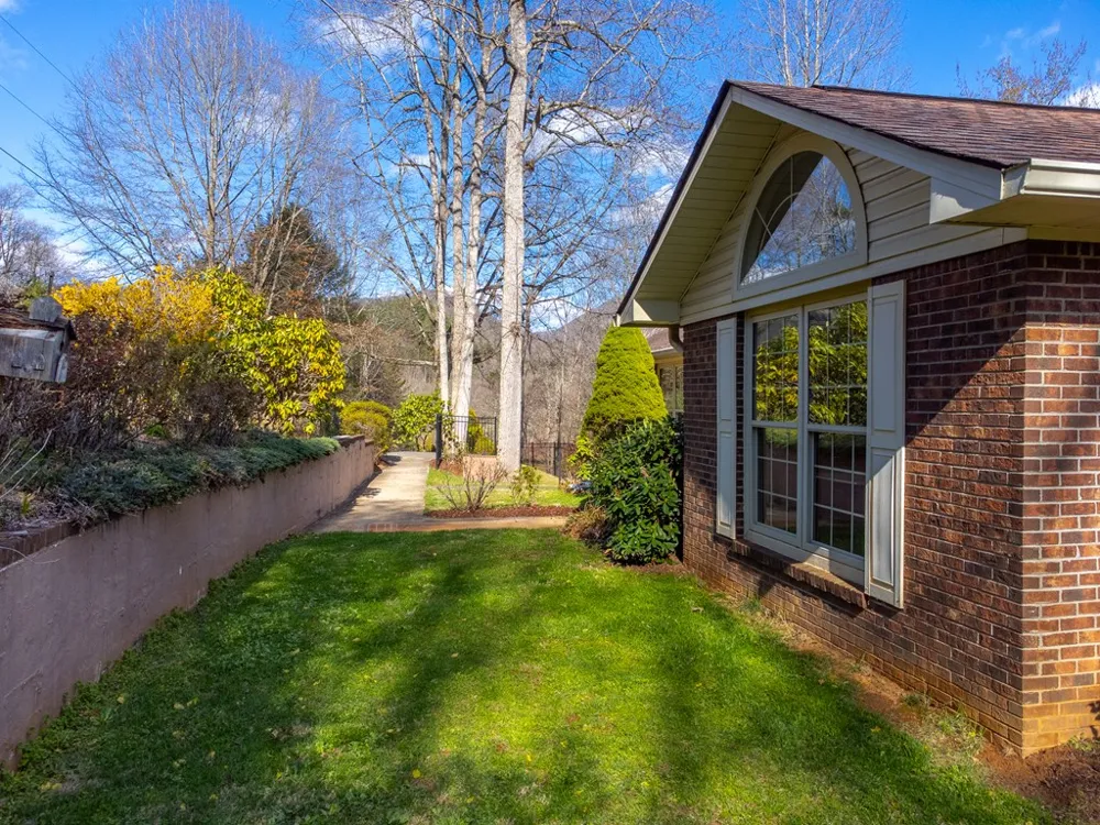 Sweeten Creek Road Robbinsville, NC 28771
