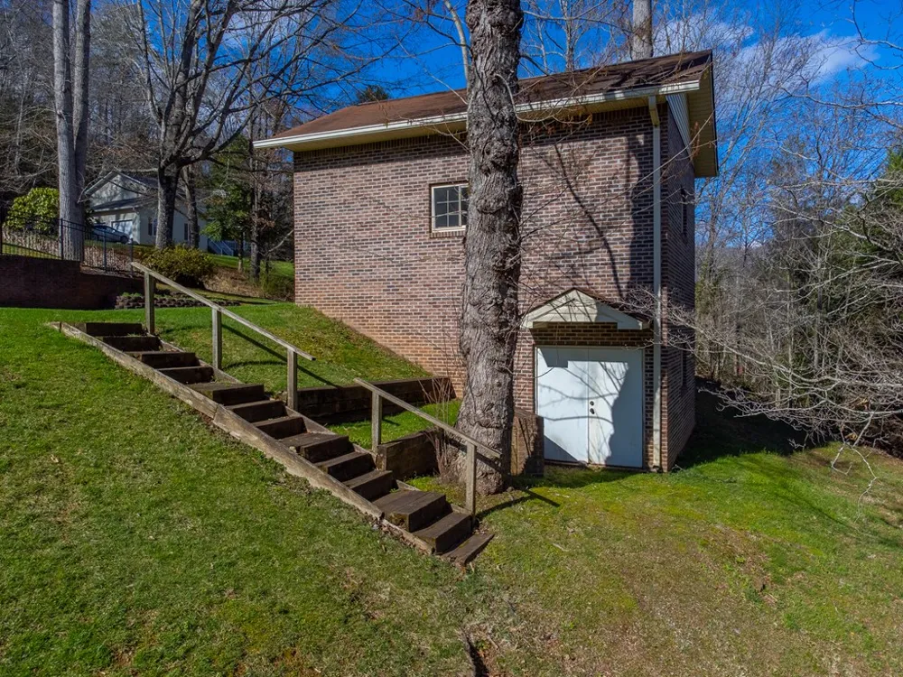 Sweeten Creek Road Robbinsville, NC 28771