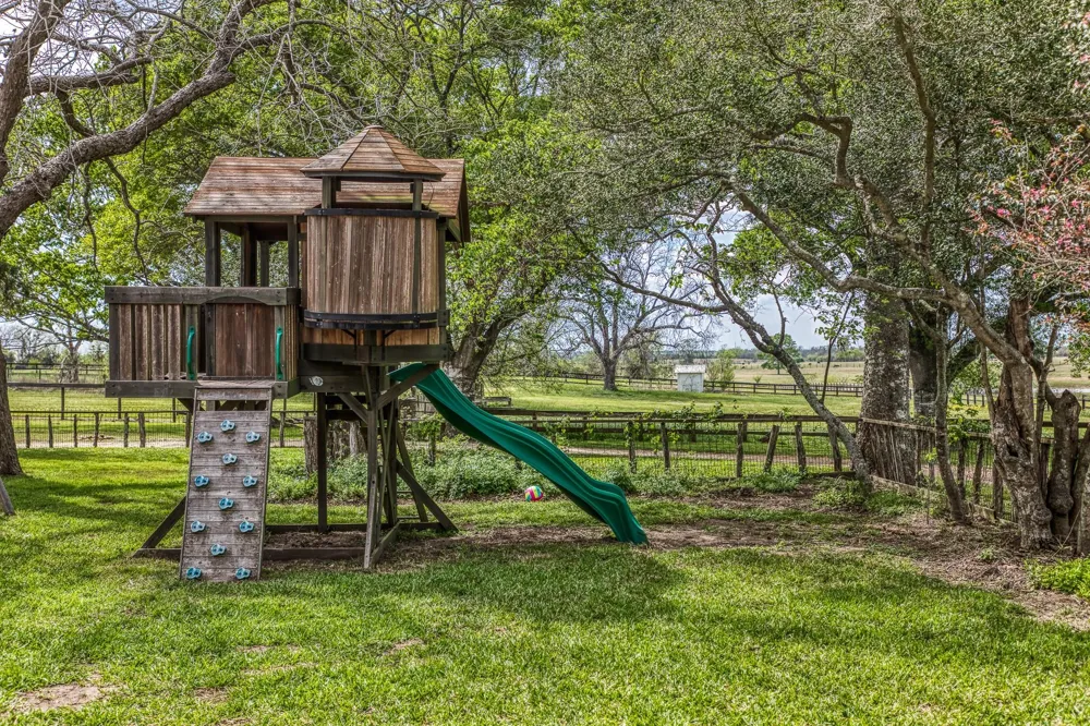 1289 Bluebonnet Ridge Drive Chappell Hill, TX 77426