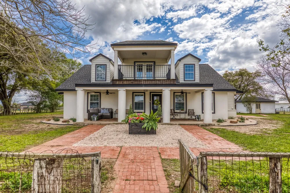 1289 Bluebonnet Ridge Drive Chappell Hill, TX 77426