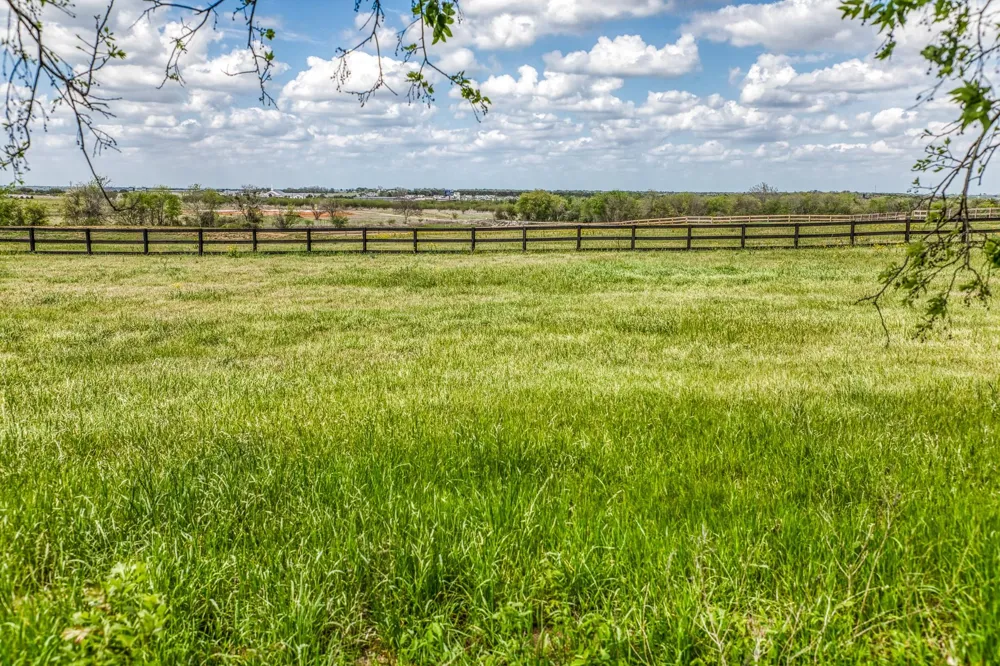 1289 Bluebonnet Ridge Drive Chappell Hill, TX 77426