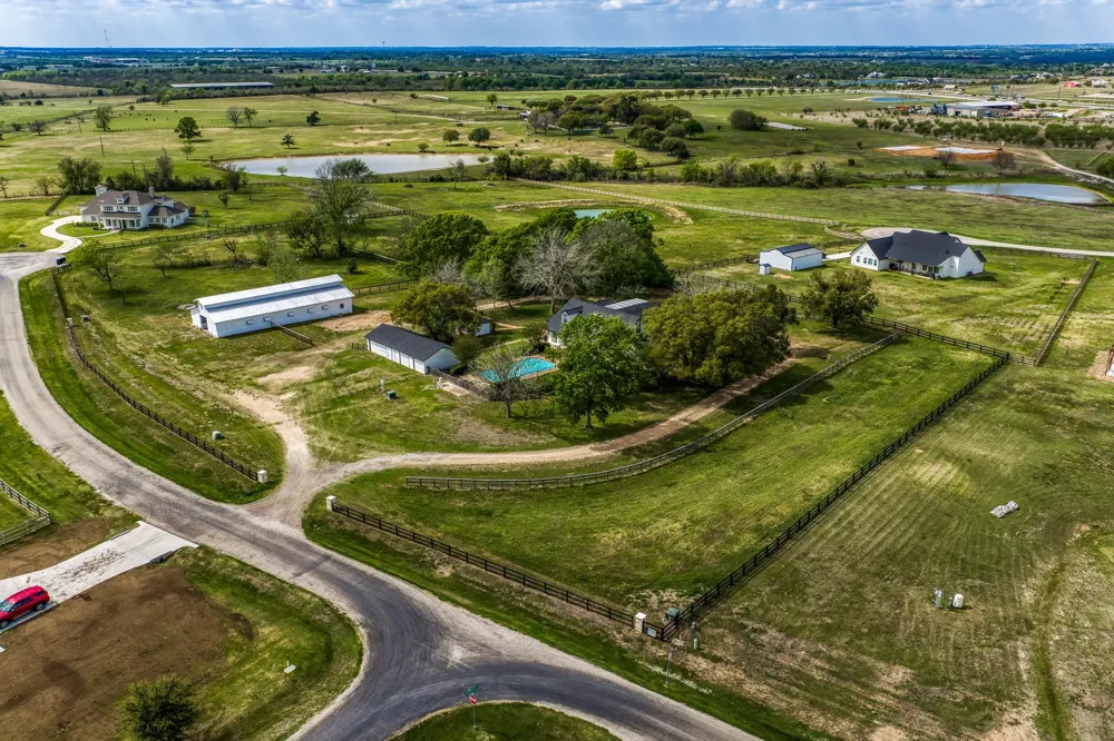 1289 Bluebonnet Ridge Drive Chappell Hill, TX 77426