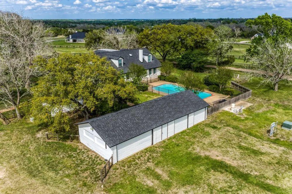 1289 Bluebonnet Ridge Drive Chappell Hill, TX 77426