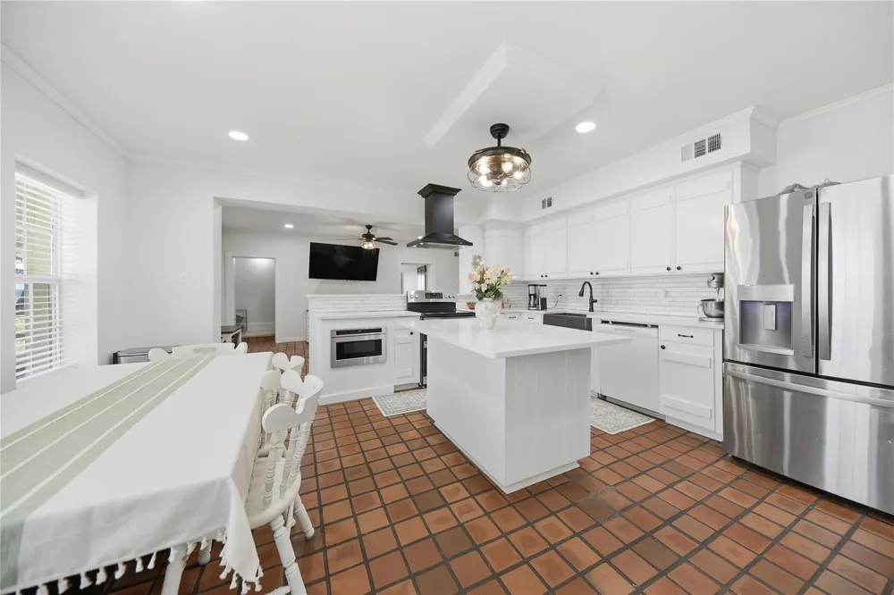 1289 Bluebonnet Ridge Drive Chappell Hill, TX 77426