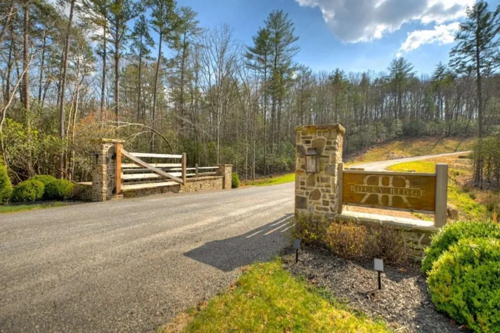 LT 13 Rocky Ridge Mineral Bluff, GA 30559