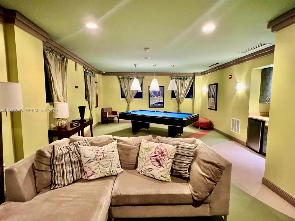 9172 Collins Ave #305 Surfside, FL 33154
