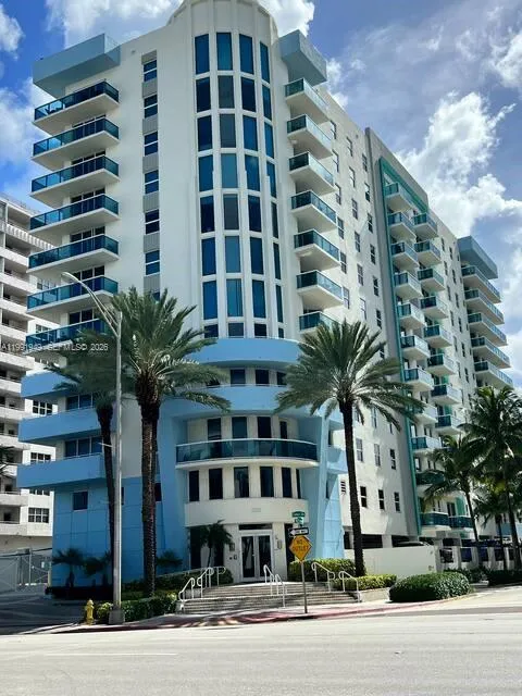 9172 Collins Ave #305 Surfside, FL 33154