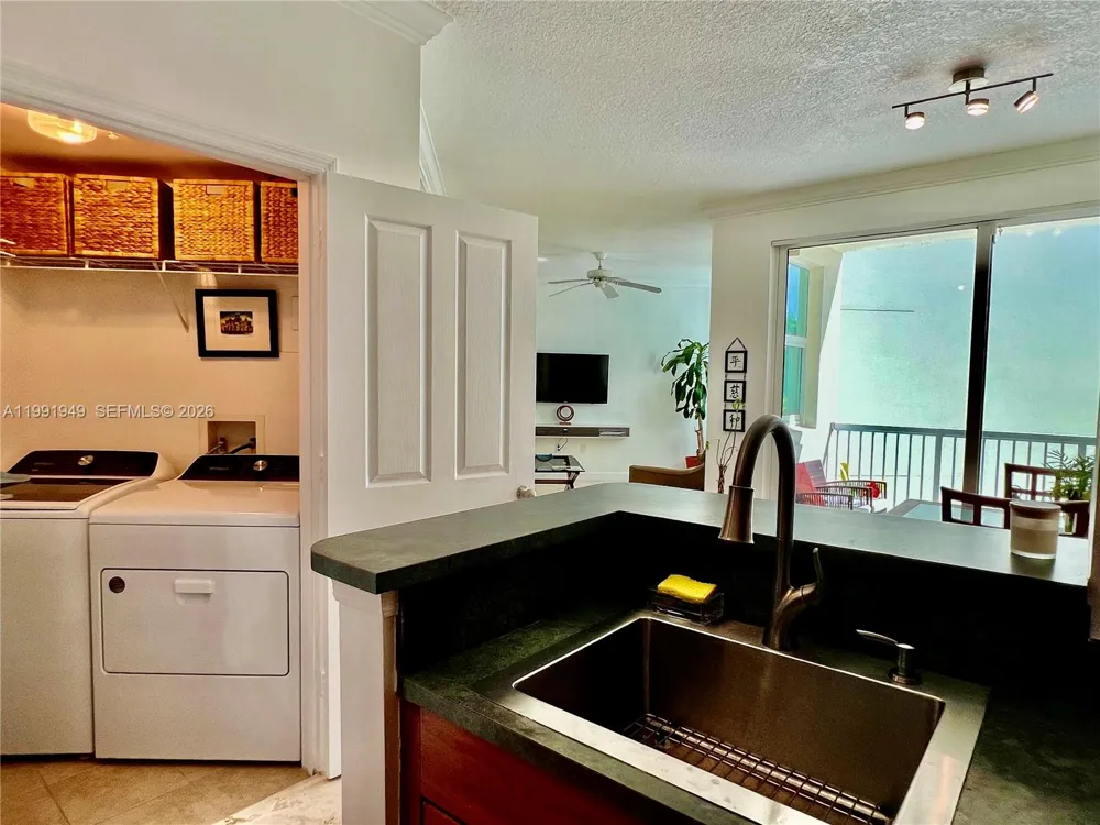 9172 Collins Ave #305 Surfside, FL 33154
