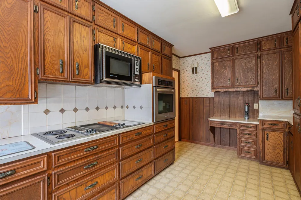 418 E Strand Street El Campo, TX 77437