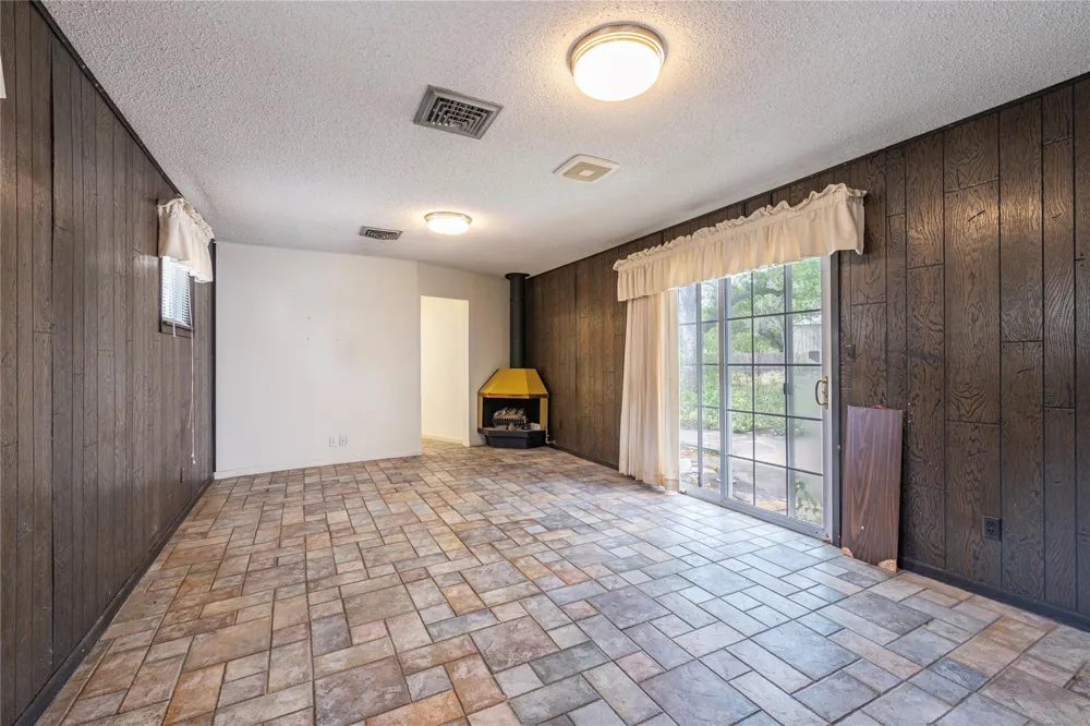 418 E Strand Street El Campo, TX 77437