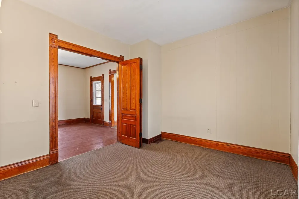 907 E Hunt Street Adrian City, MI 49221