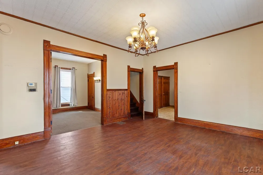 907 E Hunt Street Adrian City, MI 49221
