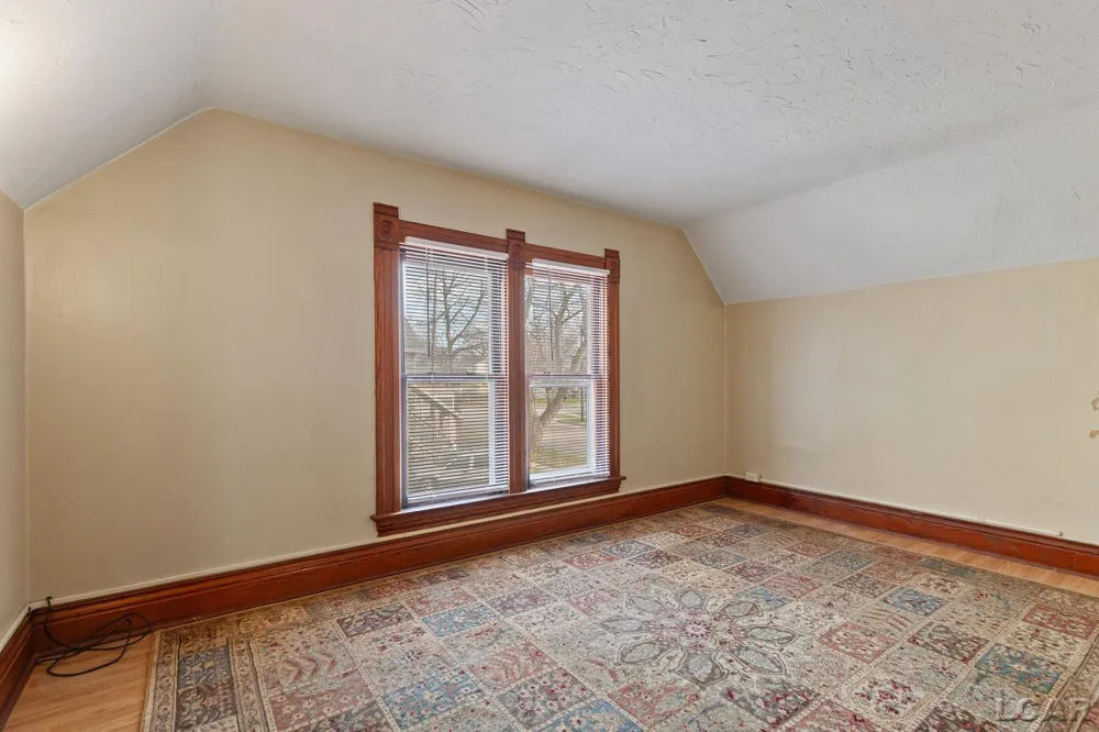 907 E Hunt Street Adrian City, MI 49221