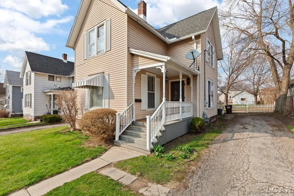 907 E Hunt Street Adrian City, MI 49221